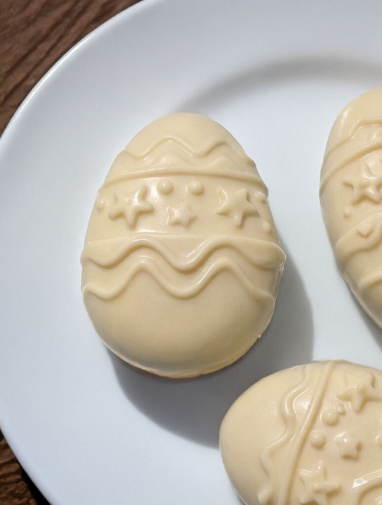 Ovetti al mascarpone e cioccolato bianco